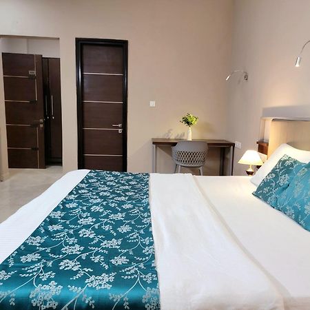 Vamsor Heights 1047 Hotel Gurgaon Exterior photo